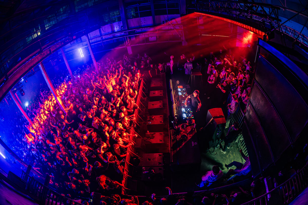 Loading... just a sec